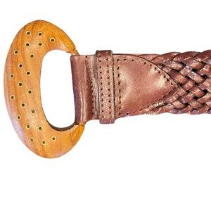 🔥🤎Vintage brown leather belt with wood/brass buckle. Size M - perfection!